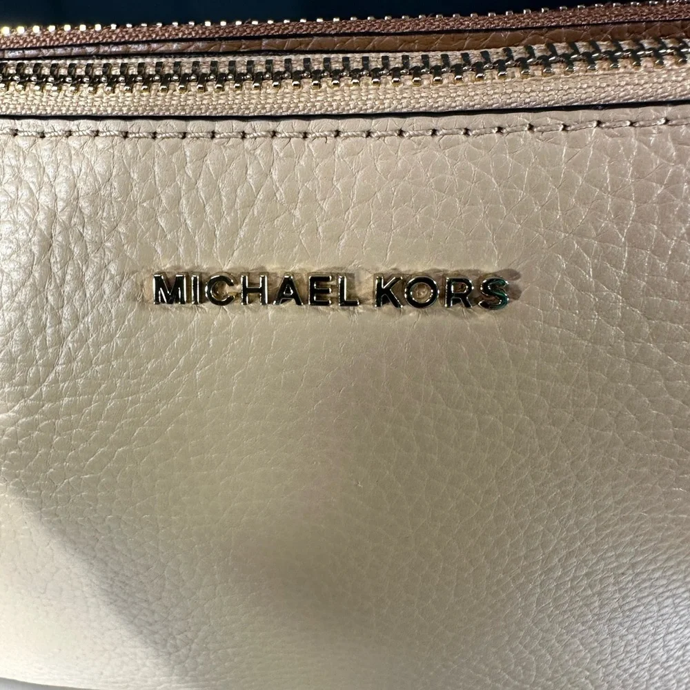 Michael Kors Cream Leather Women's Bag pre Owned Exellent condition